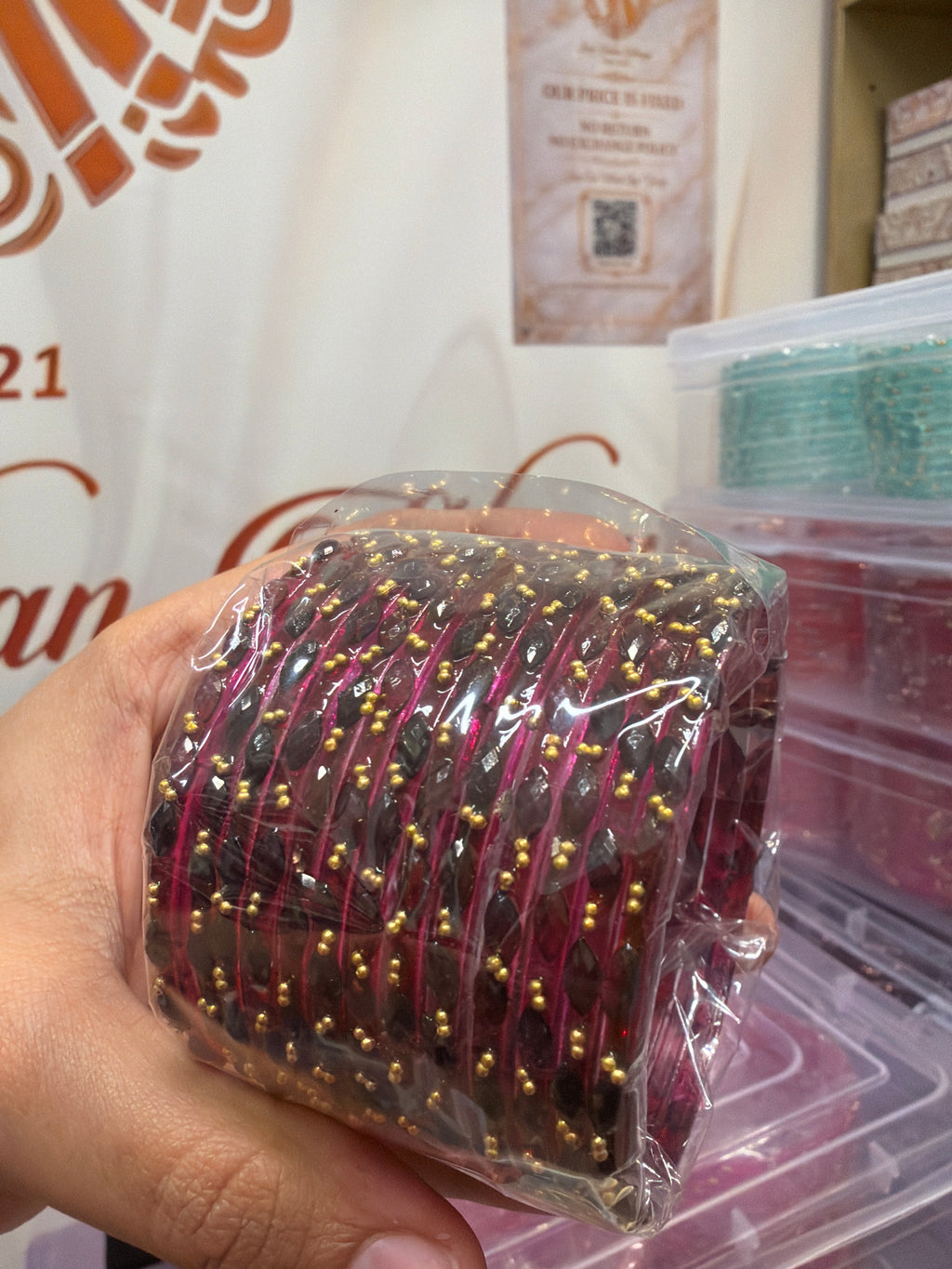 Maroon raindrop 12 bangles✨✨￼
