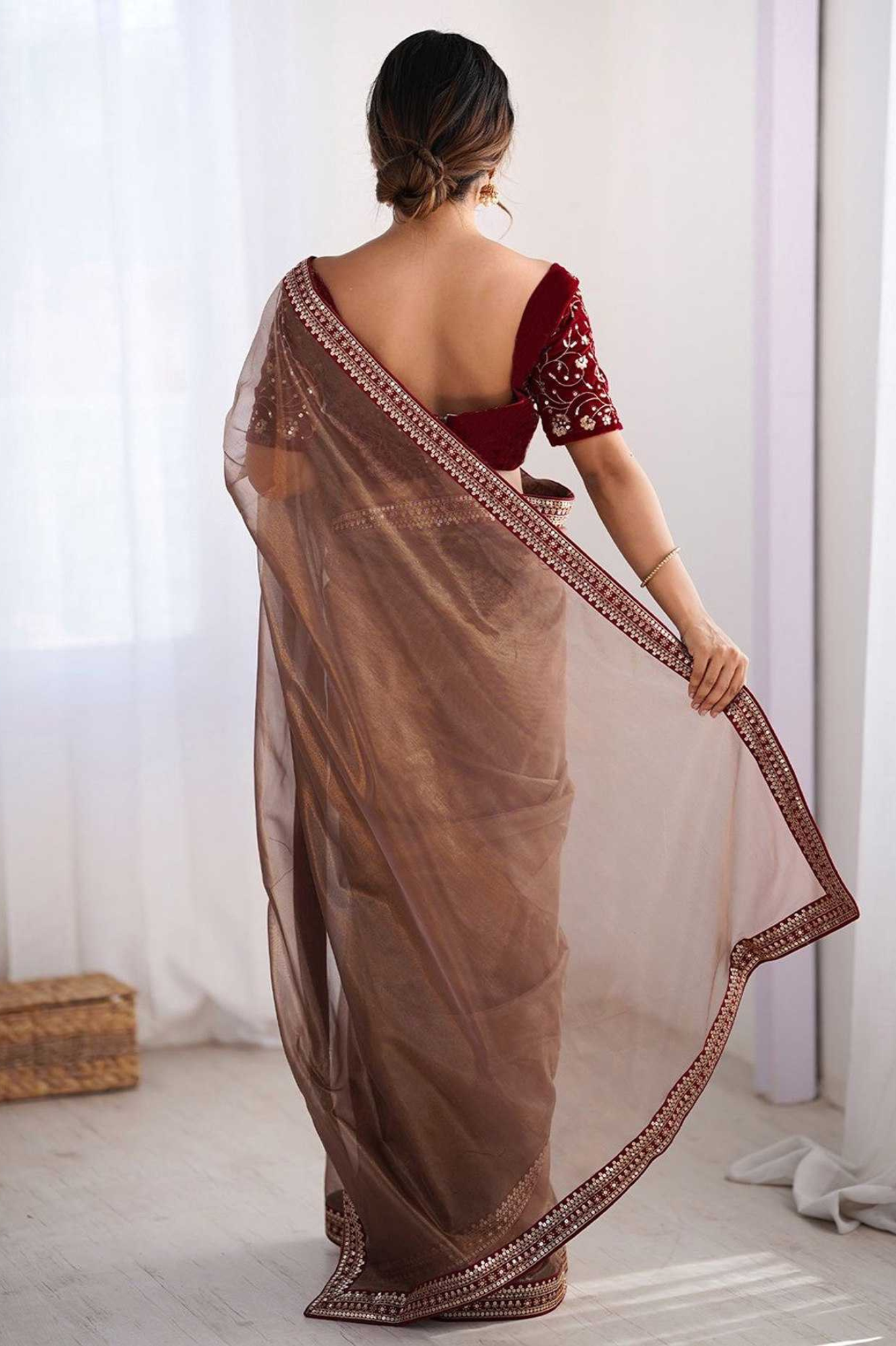 Luxe Net Party Wear Saree Set